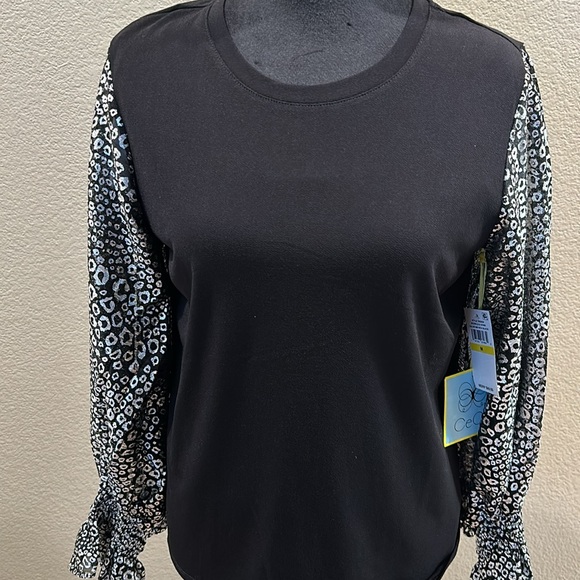 NWT Blouse with silver metallic sleeves - Picture 2 of 9